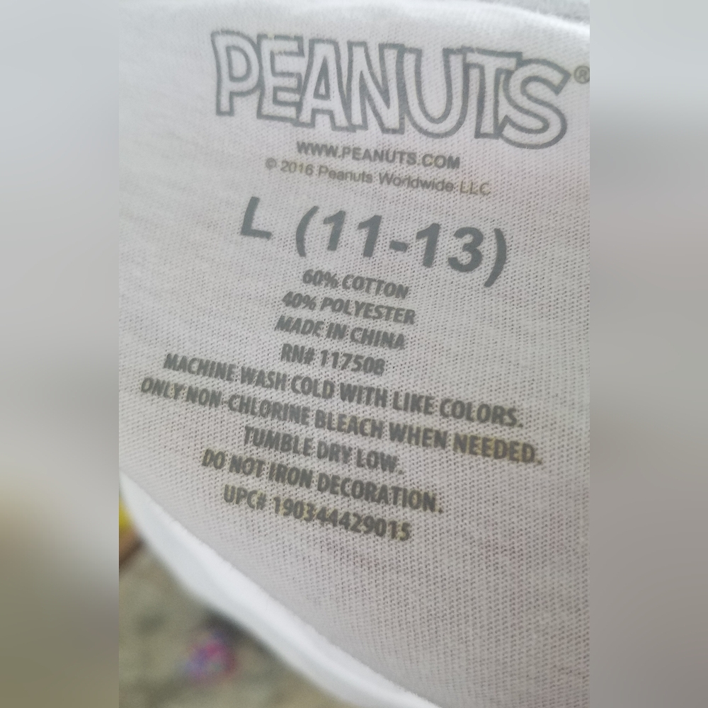 Peanuts tshirt - Picture 3 of 3